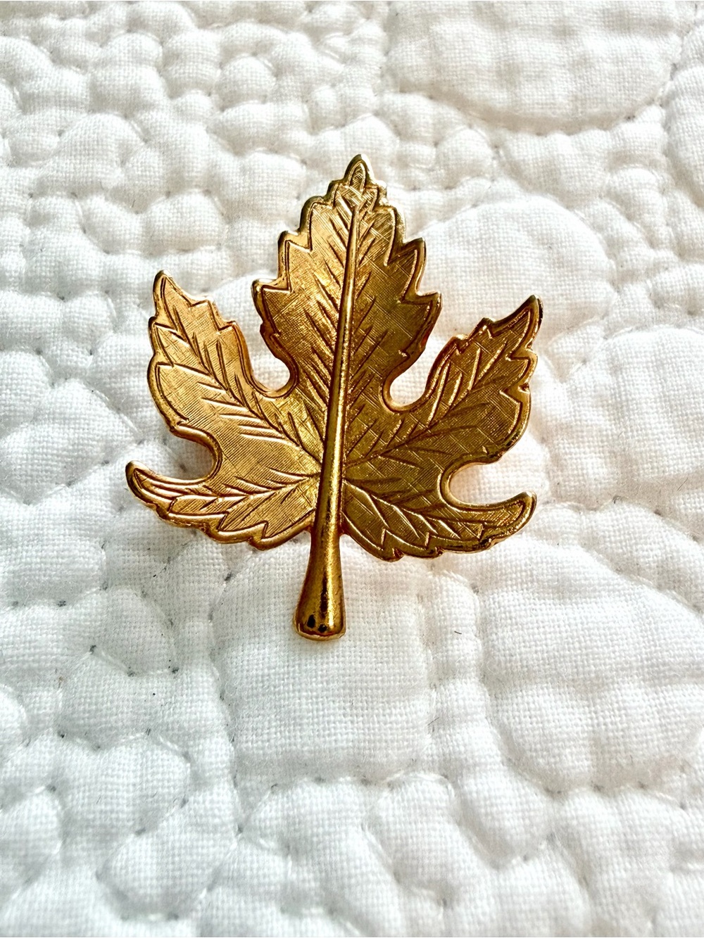 Stunning Vintage Estate Gold Tone Autumn Fall Leaf Brooch Pin October Halloween
